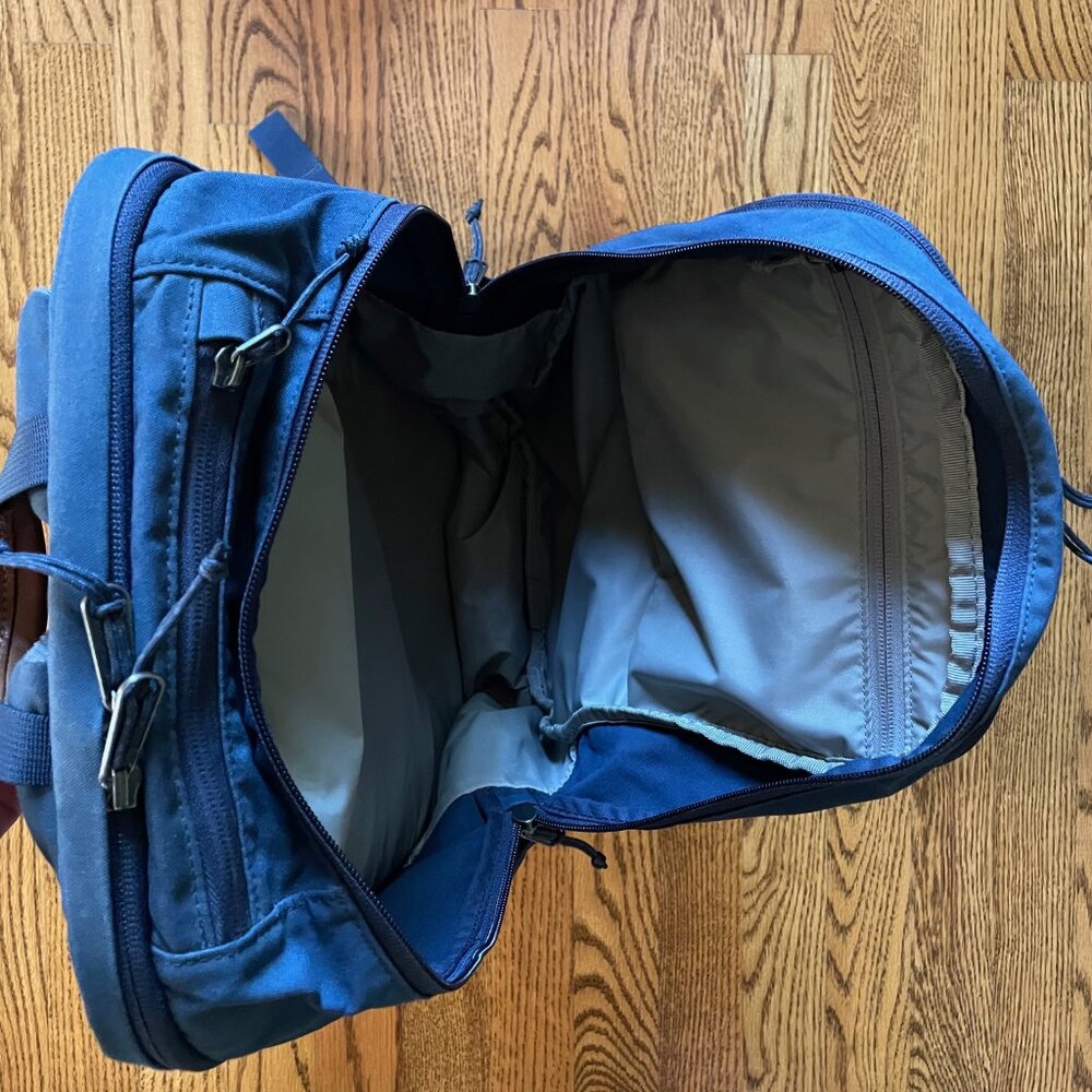 Fjallraven Raven 28L Backpack, Excellent Condition, Navy Blue - Picture 6 of 10